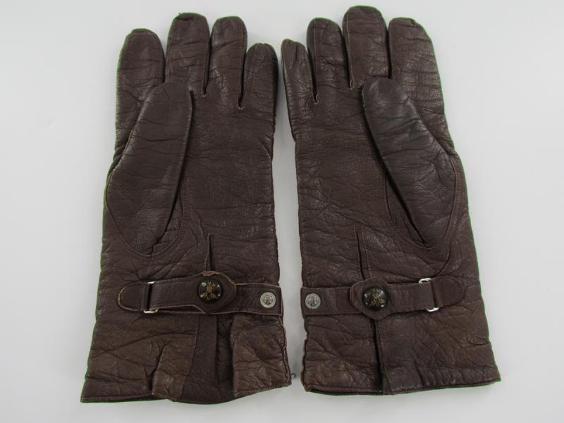 Calfskin gloves for an RAM ( Reichs Arbeits Ministerium) officer....very rare !!