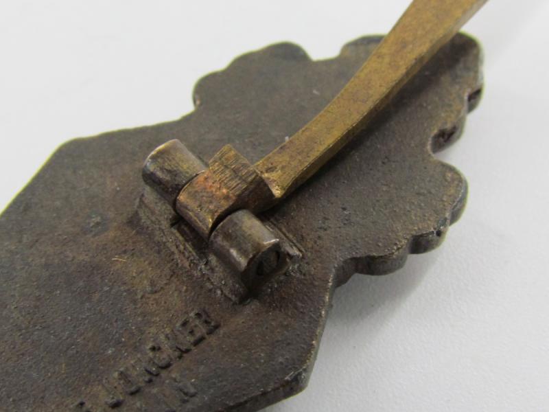 Close Combat Clasp (Nahkampfspange) in Bronze Marked