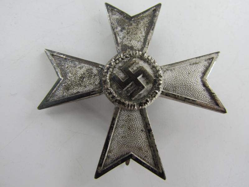 Kriegsverdienstkreuz/War Merit Cross 1 Class '15' Without Swords In Its Box With Miniature Version