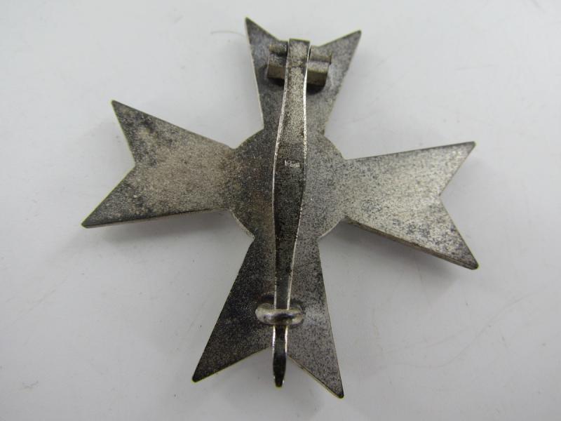 Kriegsverdienstkreuz/War Merit Cross 1 Class '15' Without Swords In Its Box With Miniature Version