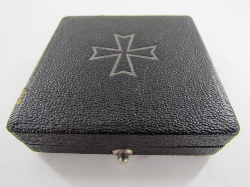 Kriegsverdienstkreuz/War Merit Cross 1 Class '15' Without Swords In Its Box With Miniature Version