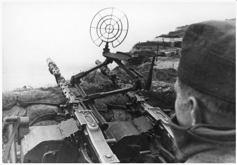 MG34 Gunner's Early Tool Pouch adapted by Weapon Master