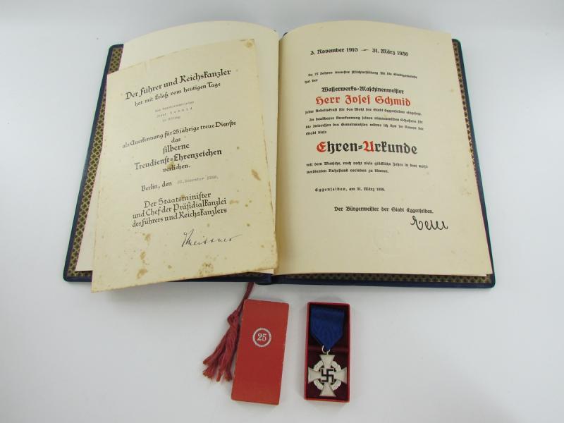 Cased 'Treudienst Ehrenzeichen 25' With Award Document And Honorary Certificate