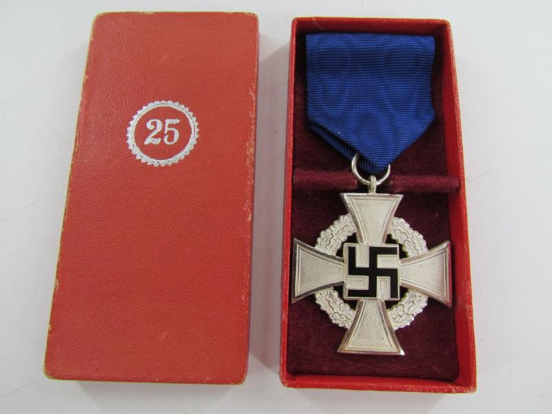 Cased 'Treudienst Ehrenzeichen 25' With Award Document And Honorary Certificate