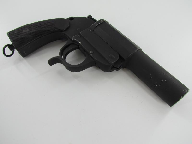 LP34 Aluminum flare gun marked AC40