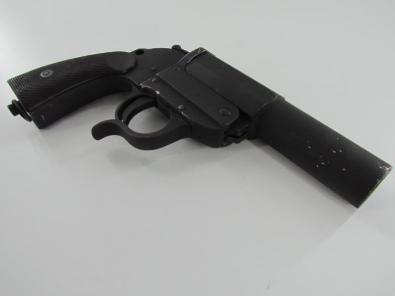 LP34 Aluminum flare gun marked AC40