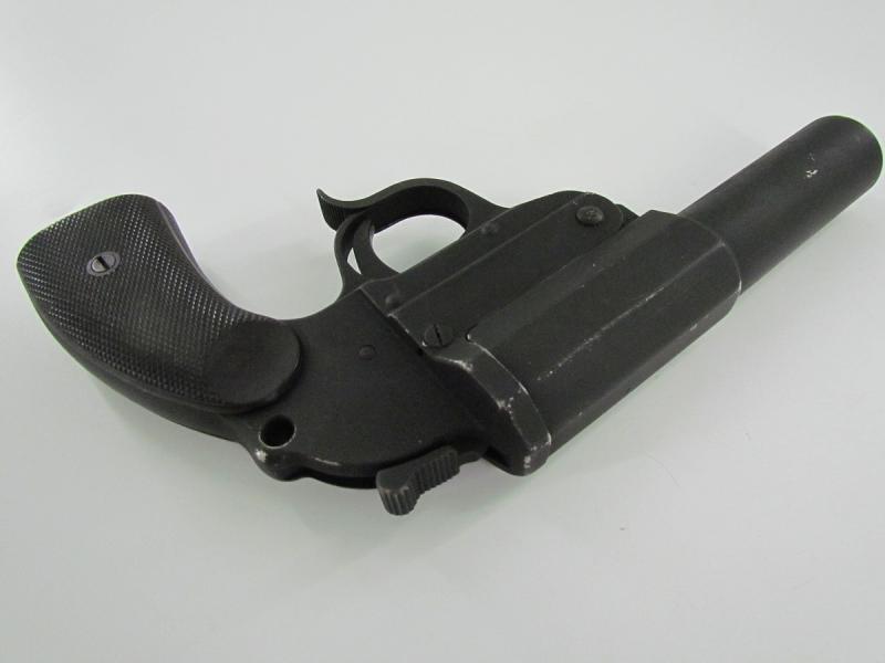 LP34 Aluminum flare gun marked AC40
