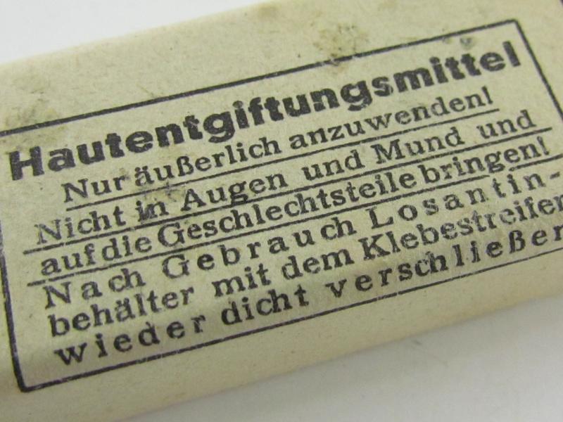 Bakelite 'Hautentgiftungsmittel' Box