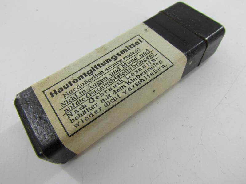 Bakelite 'Hautentgiftungsmittel' Box