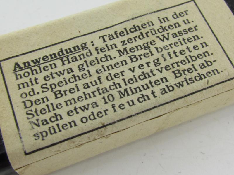 Bakelite 'Hautentgiftungsmittel' Box