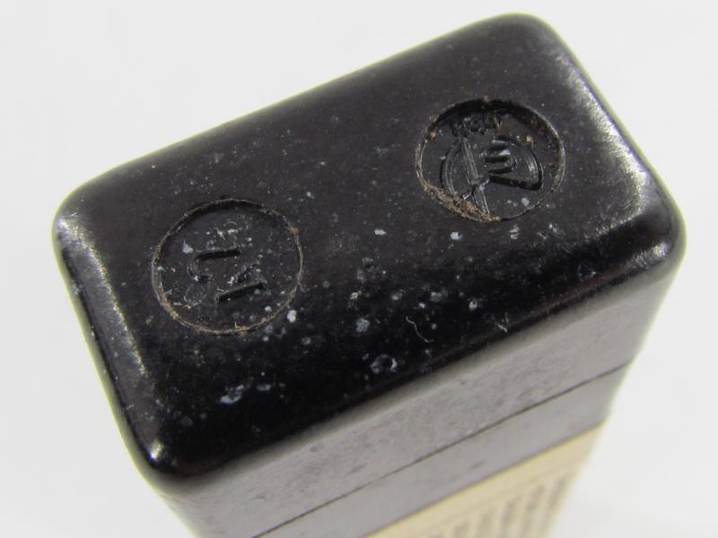 Bakelite 'Hautentgiftungsmittel' Box