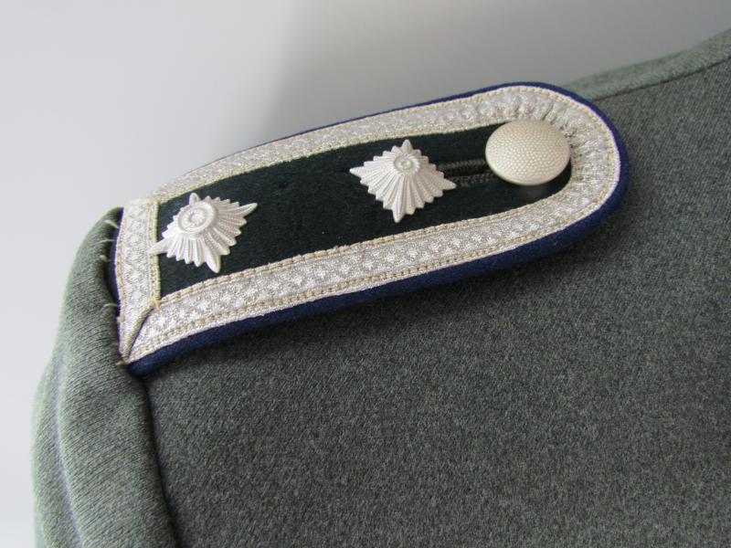 Wehrmacht -Heer Medical Waffenrock.....Top Condition