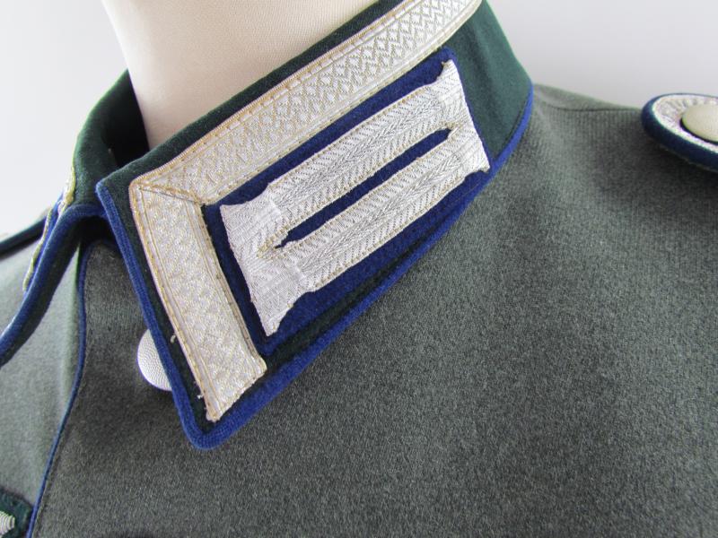 Wehrmacht -Heer Medical Waffenrock.....Top Condition