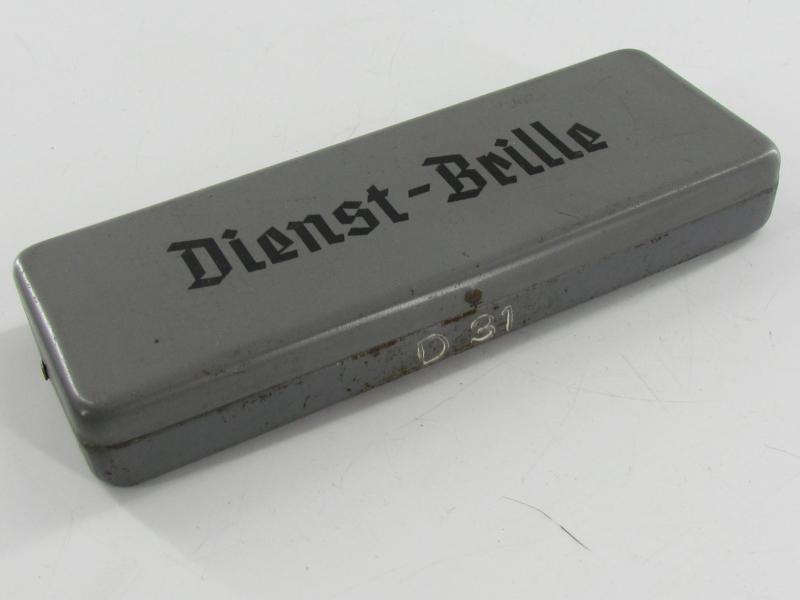 Wehrmacht 'Dienstbrille' in Container