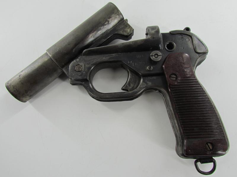 LP42 Flare gun steel maker marked
