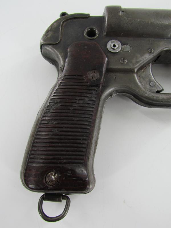 LP42 Flare gun steel maker marked