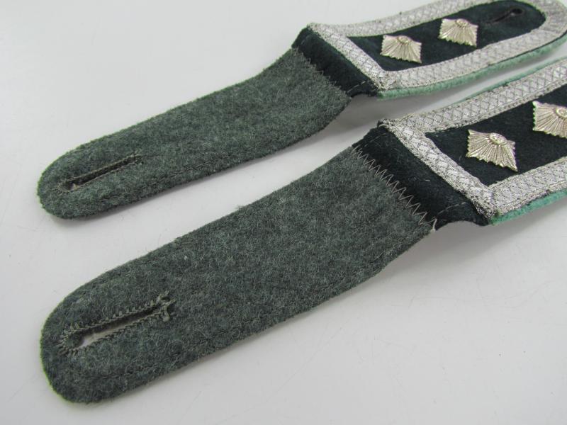 Wehrmacht M36 Gebirgsjäger Shoulder Boards for ‘OberFeldwebel’