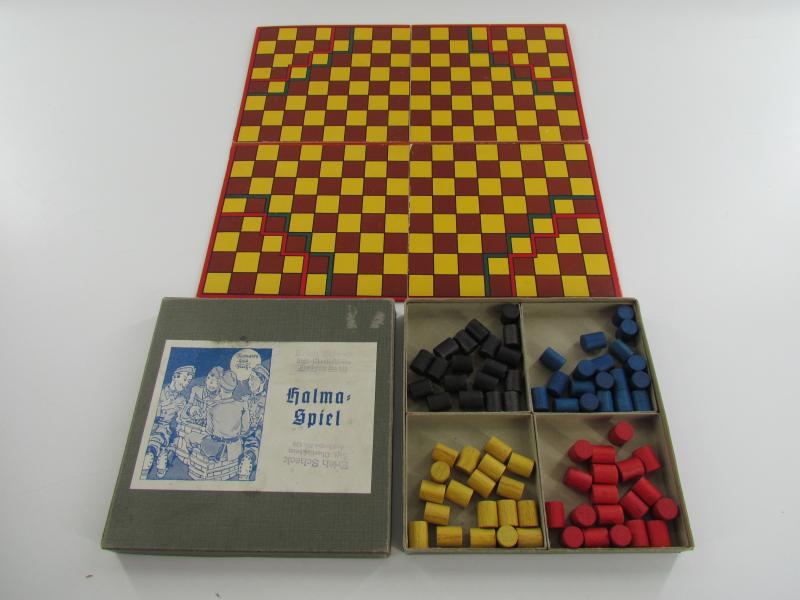 Wehrmacht Soldiers Halma Game