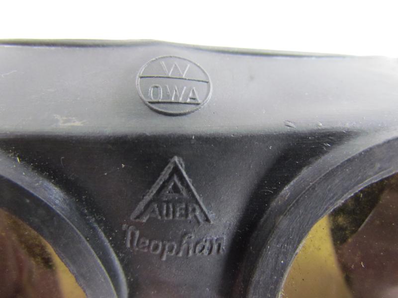 WH 'Auer Neophan' ( U boat ) Goggles in Pouch
