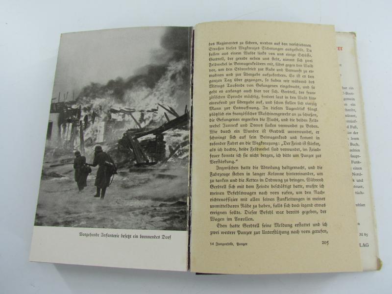Book : So Kämpfen Panzer.....1941