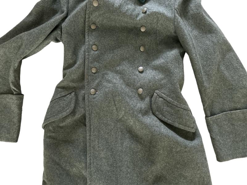 Wehrmacht (Heer) Artillery Officer's Greatcoat with Insignia