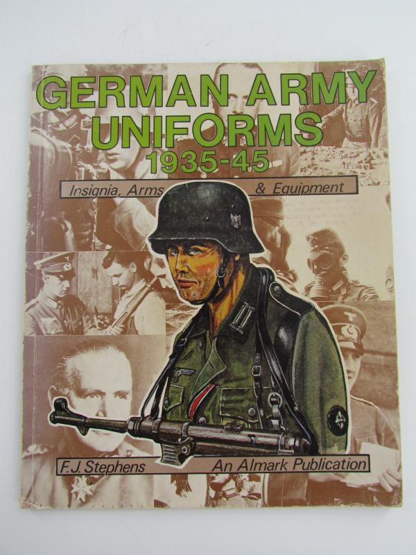 Book : German Army Uniforms 1935 to 45