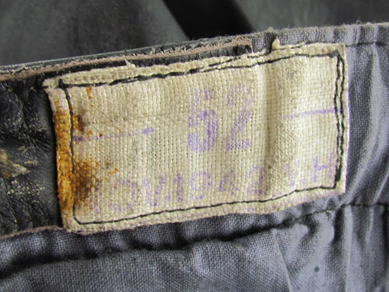 Kriegsmarine/U-boot Protective Black Leather Jacket and Trousers and Südwester