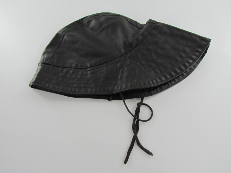 Kriegsmarine/U-boot Protective Black Leather Jacket and Trousers and Südwester