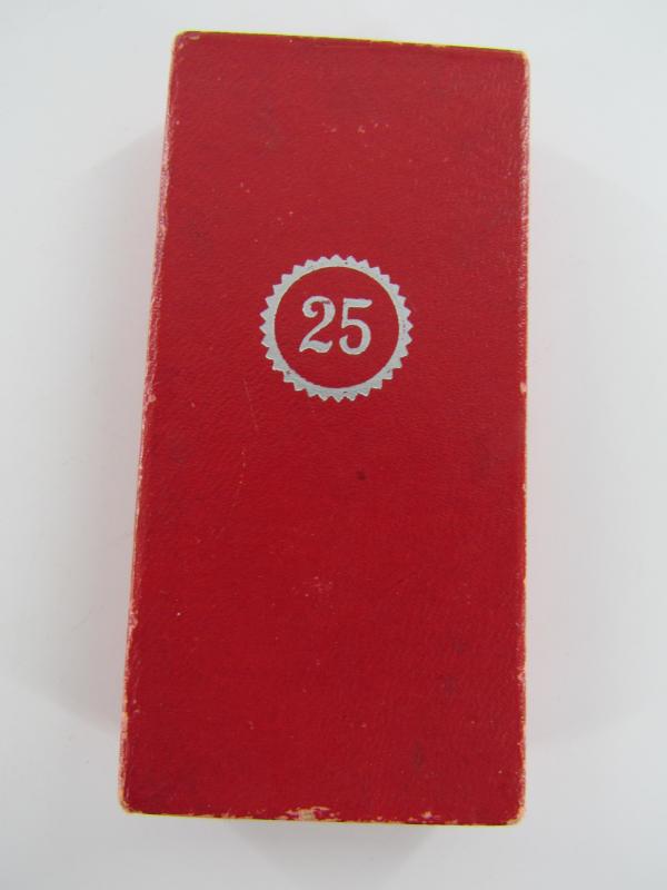 Cased 'Treudienst Ehrenzeichen 25'