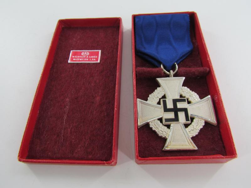 Cased 'Treudienst Ehrenzeichen 25'