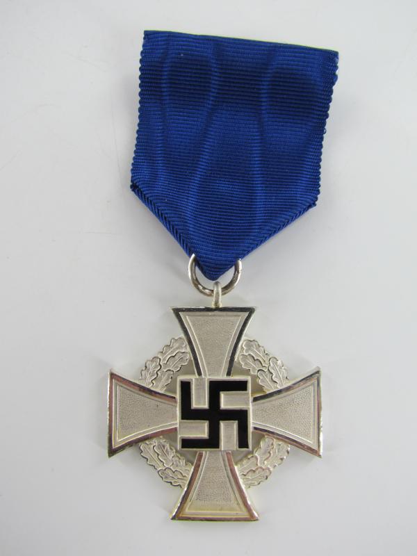 Cased 'Treudienst Ehrenzeichen 25'