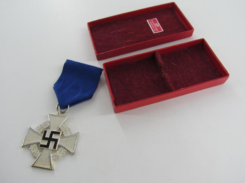 Cased 'Treudienst Ehrenzeichen 25'
