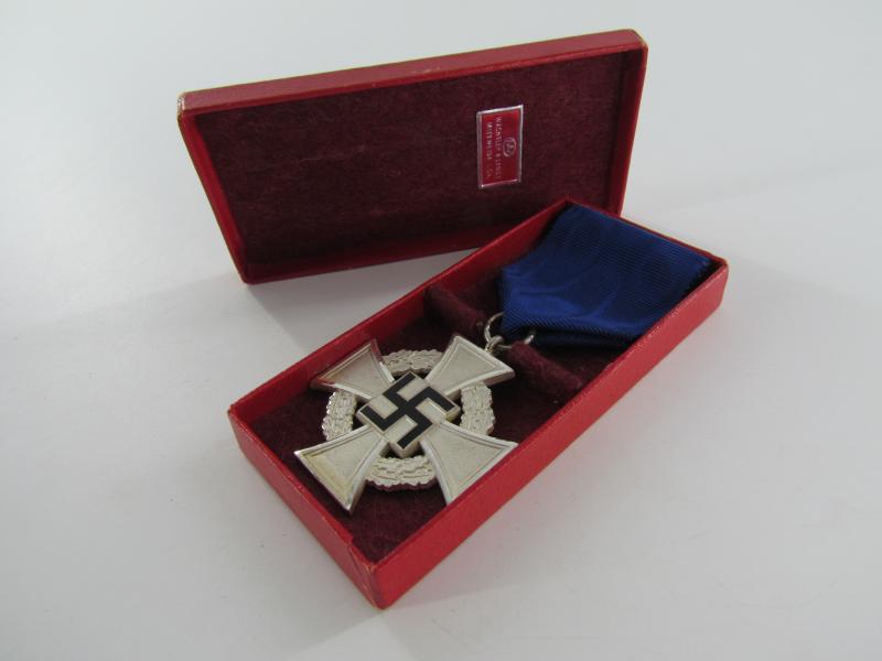 Cased 'Treudienst Ehrenzeichen 25'