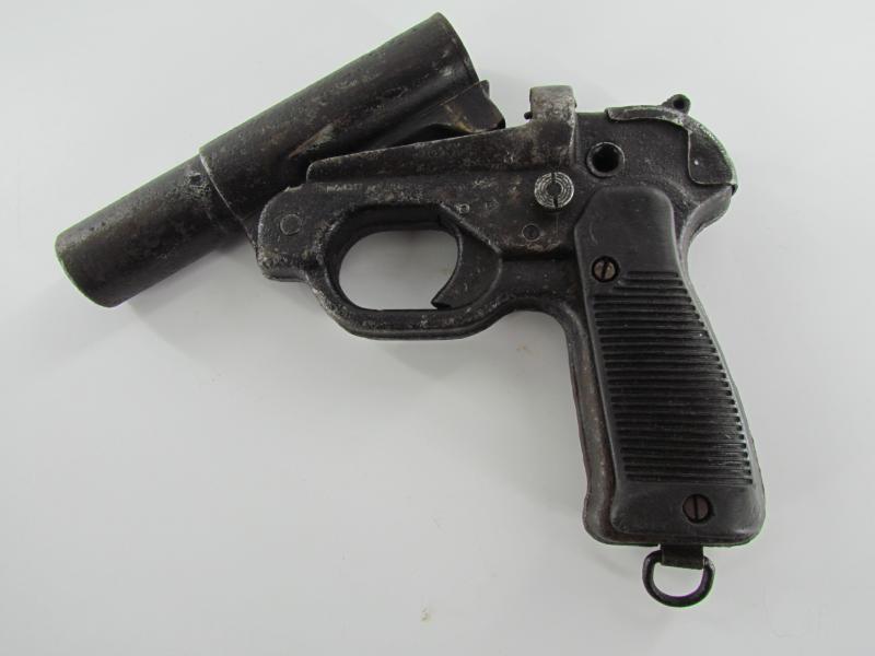 LP42 Flare Gun in heavily used condition......For Parts ?