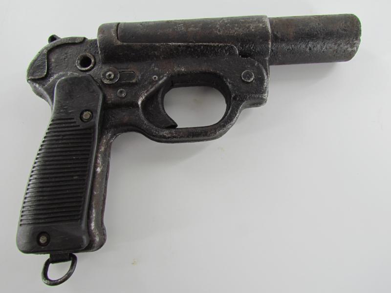 LP42 Flare Gun in heavily used condition......For Parts ?