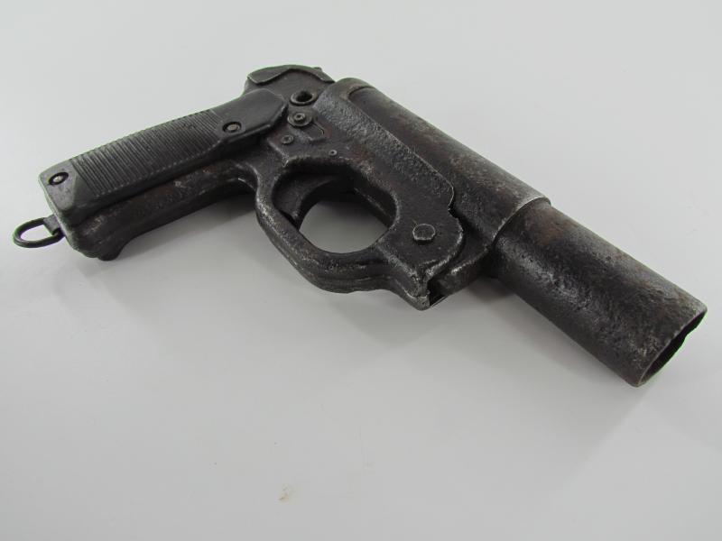 LP42 Flare Gun in heavily used condition......For Parts ?
