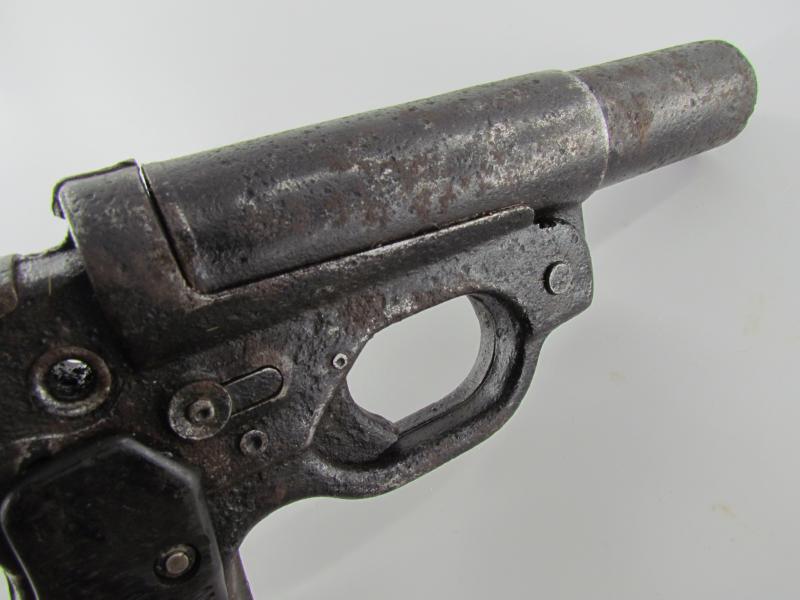 LP42 Flare Gun in heavily used condition......For Parts ?