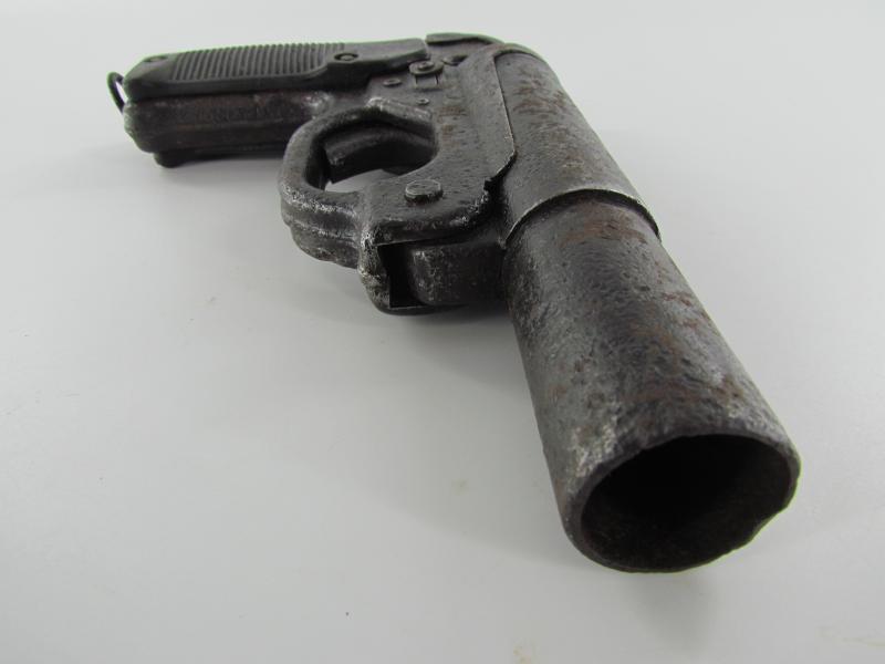 LP42 Flare Gun in heavily used condition......For Parts ?