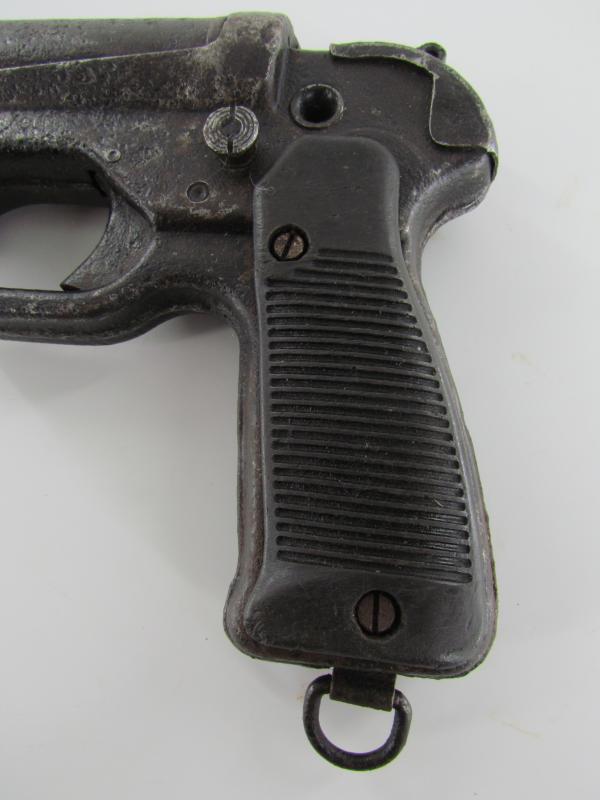 LP42 Flare Gun in heavily used condition......For Parts ?