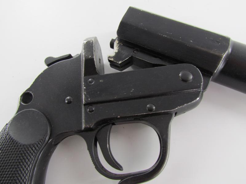 LP34 Aluminum flare gun marked AC40