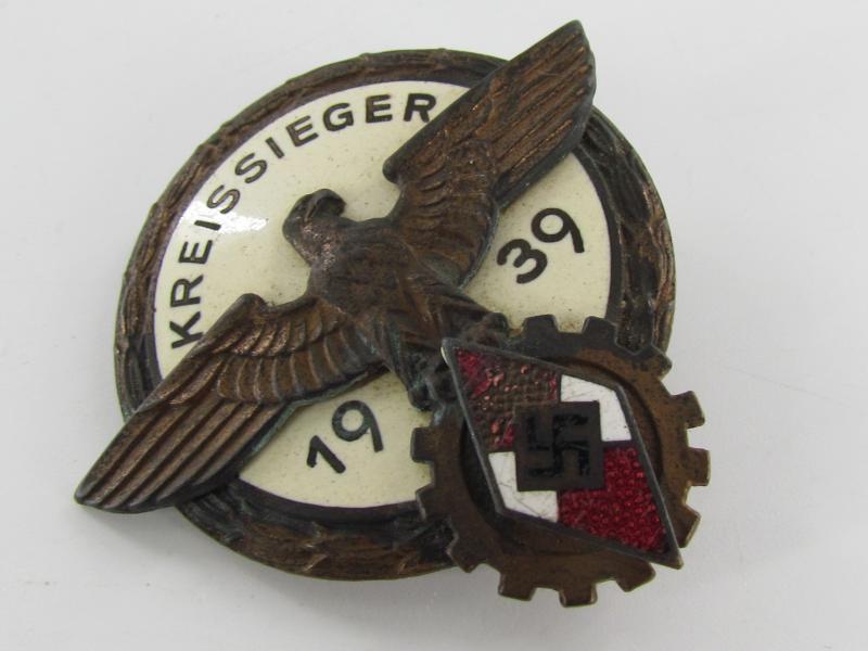 Hitler-Jugend Kreissieger Badge in Bronz 1939