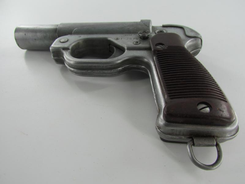 LP42 Flare gun steel maker marked Wa
