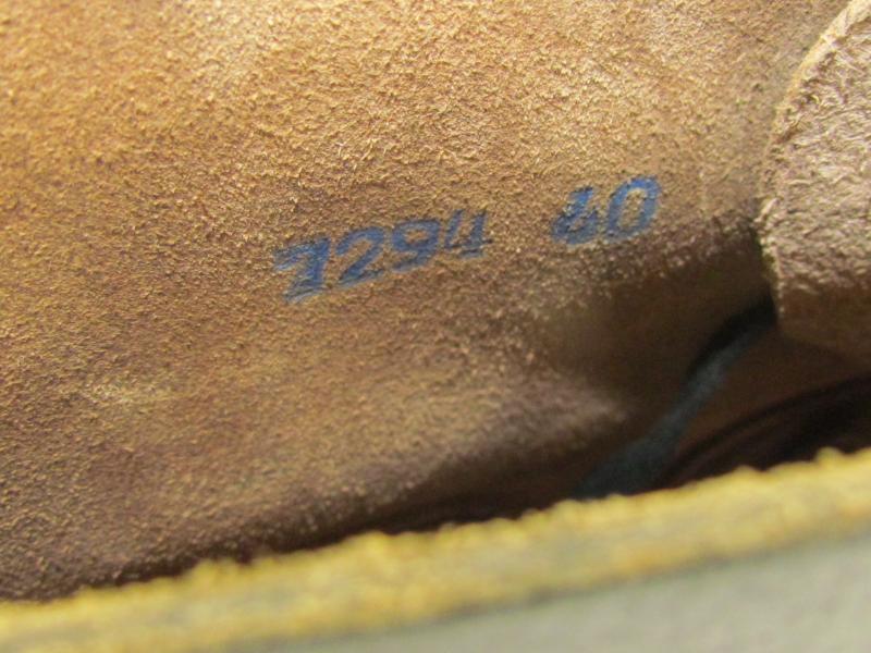 Low Boots ( Schnurschuhe ) with hobnails