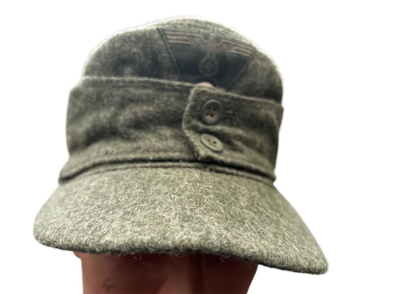 M43 Army (Heer) EM/NCO Field Cap ‘Einheitsfeldmütze’ with RBNr.