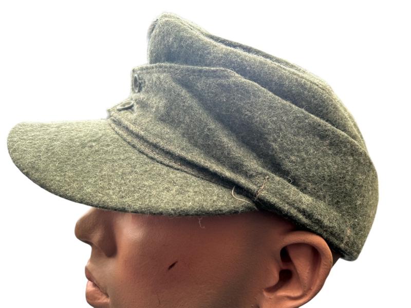 M43 Army (Heer) EM/NCO Field Cap ‘Einheitsfeldmütze’ with RBNr.