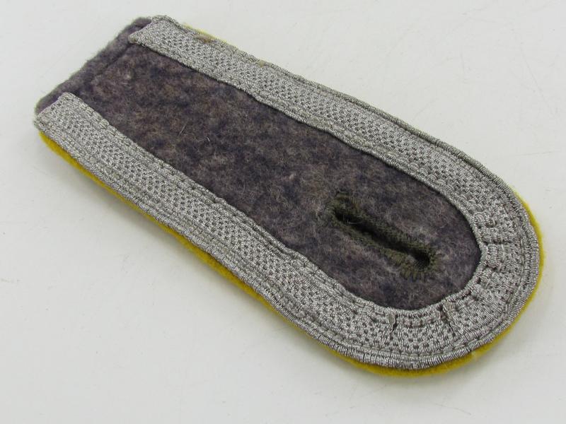 Single Luftwaffe NCO shoulder board
