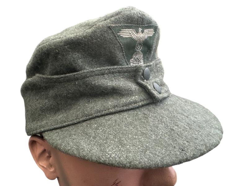 Waffen SS M43 fieldcap, Trapezoid insignia