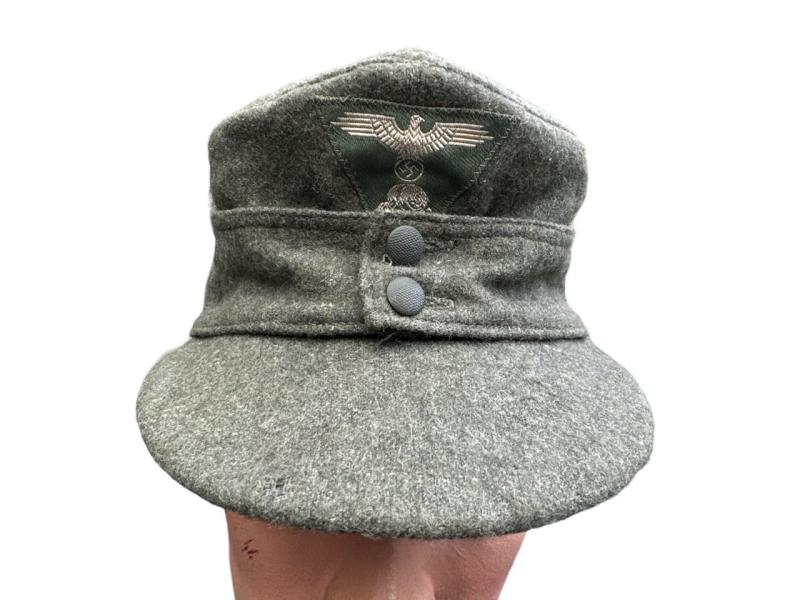 Waffen SS M43 fieldcap, Trapezoid insignia