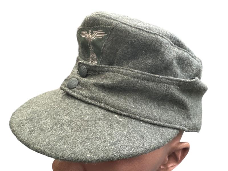 Waffen SS M43 fieldcap, Trapezoid insignia