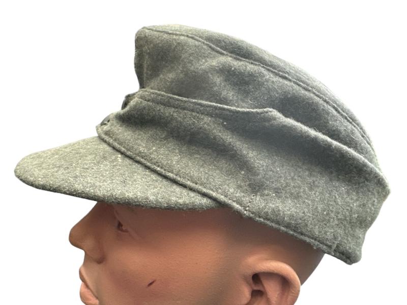 Waffen SS M43 fieldcap, Trapezoid insignia